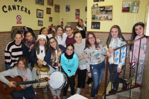 Las integrantes de la chirigota "Las Niñas de Jesús" que se presentan por primera vez al concurso de Agrupaciones.