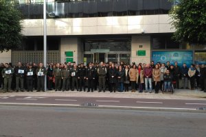 Concentración de repulsa ante la sede de Medio Ambiente