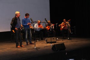 Integrantes de la Peña Trovera Añoranza y los mejores troveros del Poniente y la Alpujarra recordaron a Manrique.