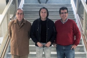 El guitarrista, López Alemán y el diputado de cultura.