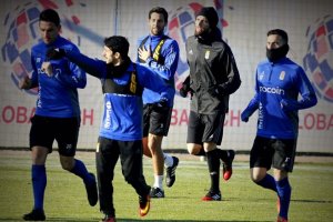 La plantilla del Oviendo en plena faena.