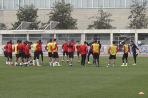 Soriano dando la charla a los jugadores.