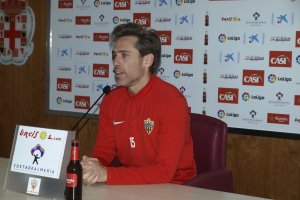 Miguel Ángel Corona en rueda de prensa.