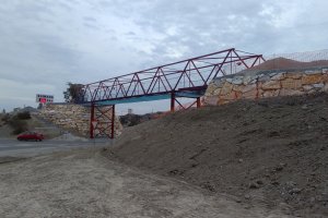 Pasarela instalada entre Olula del Río y Fines.