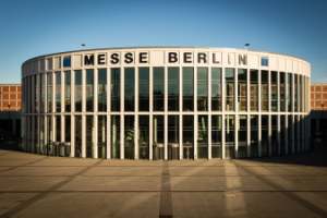Imagen frontal del Messe Berlín, sede de Fruit Logistica 2017. Fuente: Messe Berlin.