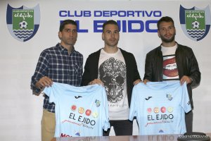 Presentación en la sala de prensa celeste.