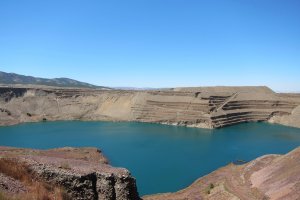 Lago de las Minas de Alquife en el Marquesado del Zenete donde existen lodos férreos.