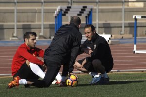 Fran Vélez hablando con Pablo Berenguel y Fernando Soriano.