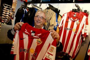 Blanes en un imagen de archivo con la camiseta UDA.