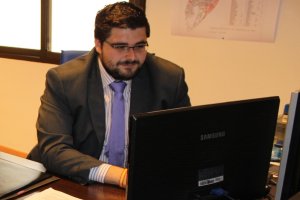 El concejal de Nuevas Tecnologías, Francisco Gutiérrez, en su despacho.