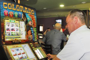 A pesar de la merma, la provincia de Almería es la que tiene más tragaperras por habitante.