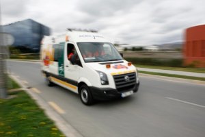 Los servicios sanitarios del 061 se desplazarón hasta el lugar del accidente.