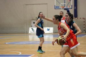 Lucía Torres en el partido ante Córdoba.