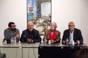 Juan David Salcedo Muñoz, ganador de Proyecta Fotografía, junto a los tres miembros del jurado: José Luis Cano de Clorofila Digital, Carlos Pérez Siq