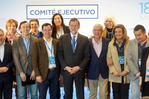 Foto de andaluces en el Comité Ejecutivo, entre ellos Hernando y Matarí.