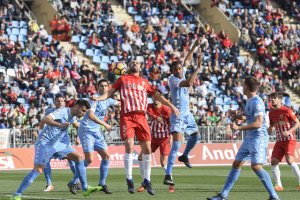 Borja en una jugada a balón parado.