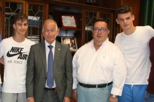 Álex Baena y Antonio Jesús con Gabriel Amat y José Juan Rubí.