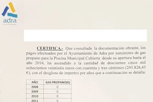 Documento con la relación de gastos de la piscina remitido ayer por el ayuntamiento a los medios.