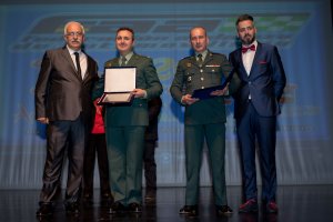 El teniente Segura y el cabo Molina.