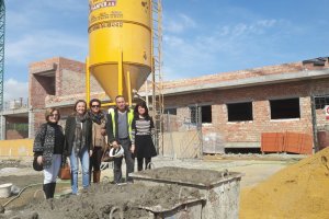 Visita al IES Mediterráneo de la consejal de Garrucha, delegada, alcaldesa, jefe de obras y la directora del centro.