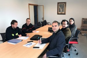 Encuentro de los parlamentarios con los bomberos.