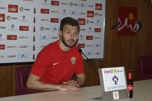 Marco Motta en rueda de prensa.