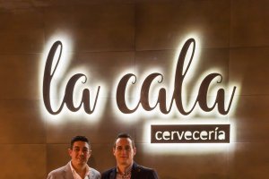 Cervecería La Cala  está ubicada en Plaza Carabineros, 14.