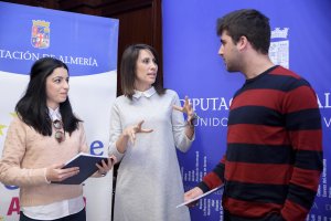 Encuentro entre Paqui García, Carmen Belén López y Miguel Gea en Diputación.
