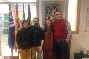 Miembros de Proyecto Hombre con el alcalde y la edil de Bienestar Social zurgenera.