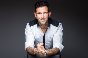 AJRAM  cree que el ser humano o sabe perder mucho o sabe ganar, pero no sabe perder poco.