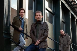 Brad Mehldau, entre Larry Grenadier y Jeff Ballard. El trío actúa hoy en Almería. (Foto: FB oficial Brad Mehldau)