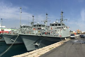 Cazaminas en el Puerto de Almería
