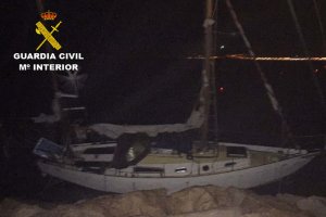 La embarcación afectada.