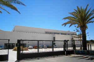 Fachada del IES Santo Domingo, centro que cumple este curso su 50 aniversario.