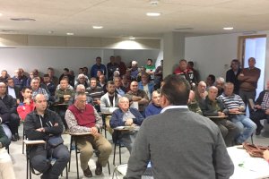 Asamblea de cazadores para analizar la situación