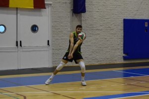 Juanmi se prepara para dar un plus.
