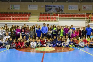Tabernas entregó las equipaciones.
