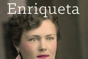 Fotografía que ilustra la portada de la novela de Sole Reche encontrada en el archivo del estudio de su familia.