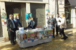 Mesa del riñón instalada en Puerta Purchena.