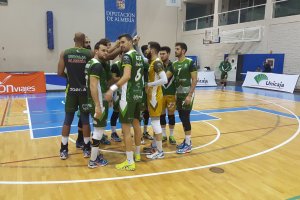 Unicaja no dio ninguna opción a Vecindario y venció en el Moisés Ruiz.