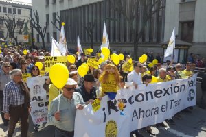 Manifestación en Granada a la que se sumó la Mesa del Ferrocarril de Almería.