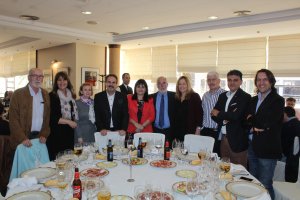 Representantes institucionales durante el acto homenaje.