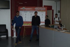 Lozano, Ramis y su equipo en la sede esta mañana.