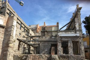 Interior del edificio esperando a los obreros