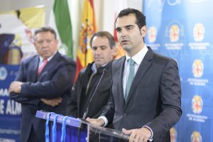 El primer almeriense en una rueda de prensa.