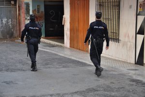 Patrulla a pie de la Policía Nacional en El Ejido