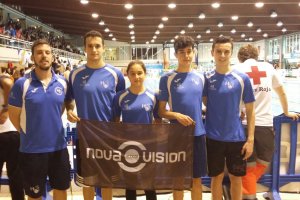 El campeón nacional con su compañeros del club H2O.