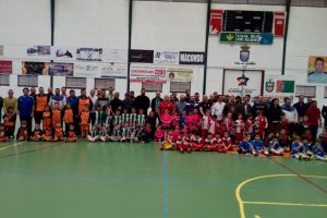 Esta vez la foto de familia se la hicieron con sus papás.