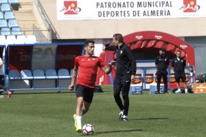 Trujillo en el entrenamiento con Ramis.