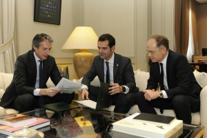 Reunión entre De la Serna y Fernández-Pacheco